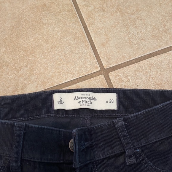 Corduroy Abercrombie Jeans - Picture 3 of 3